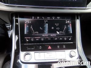 Audi Q8 55 TFSI 4WD Premium 2023 года из Южной Кореи