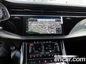 Audi Q8 55 TFSI 4WD Premium 2023 года из Южной Кореи