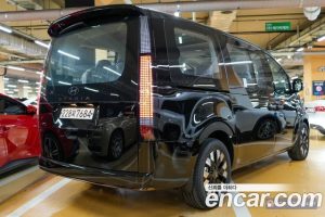 Hyundai Staria 4WD Lounge 7-Seater 2025 года из Южной Кореи