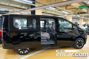 Hyundai Staria 4WD Lounge 7-Seater 2025 года из Южной Кореи