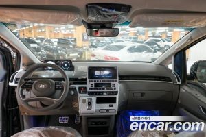 Hyundai Staria 4WD Lounge 7-Seater 2025 года из Южной Кореи
