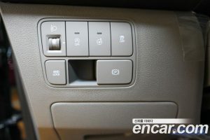 Hyundai Staria 4WD Lounge 7-Seater 2025 года из Южной Кореи
