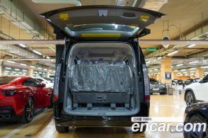 Hyundai Staria 4WD Lounge 7-Seater 2025 года из Южной Кореи