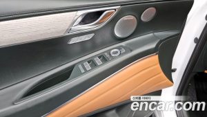 Genesis GV80 2.5T Бензин AWD 2024 года из Южной Кореи