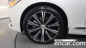 Volvo S90 B5 ULTIMATE Bright 2024 года из Южной Кореи