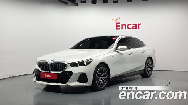 BMW 5-Series 520i M Sport 2024 года из Кореи