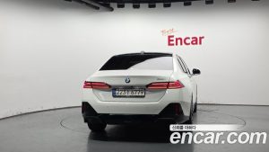 BMW 5-Series 520i M Sport 2024 года из Южной Кореи