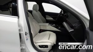 BMW 5-Series 520i M Sport 2024 года из Южной Кореи