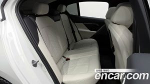 BMW 5-Series 520i M Sport 2024 года из Южной Кореи