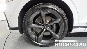 Genesis GV70 2.5T Бензин AWD 2025 года из Южной Кореи