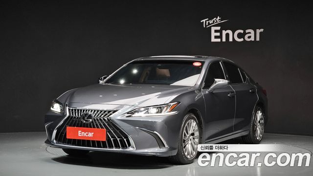 Lexus ES Luxury Plus 2023 года из Кореи