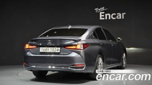 Lexus ES Luxury Plus 2023 года из Южной Кореи