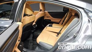 Lexus ES Luxury Plus 2023 года из Южной Кореи