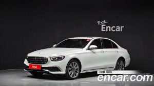 Mercedes-Benz E-Class E300e 4MATIC Exclusive 2023 года из Южной Кореи