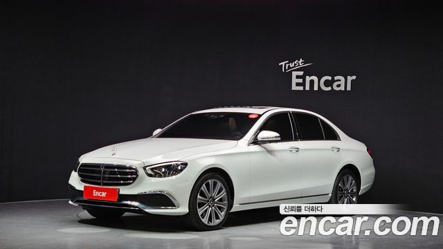Mercedes-Benz E-Class E300e 4MATIC Exclusive 2023 года из Кореи