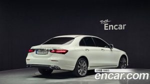 Mercedes-Benz E-Class E300e 4MATIC Exclusive 2023 года из Южной Кореи