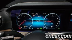 Mercedes-Benz E-Class E300e 4MATIC Exclusive 2023 года из Южной Кореи