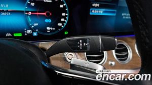Mercedes-Benz E-Class E300e 4MATIC Exclusive 2023 года из Южной Кореи