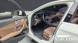 Mercedes-Benz E-Class E300e 4MATIC Exclusive 2023 года из Южной Кореи