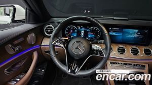 Mercedes-Benz E-Class E300e 4MATIC Exclusive 2023 года из Южной Кореи