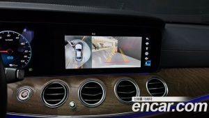 Mercedes-Benz E-Class E300e 4MATIC Exclusive 2023 года из Южной Кореи