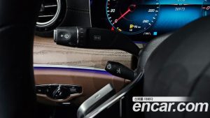 Mercedes-Benz E-Class E300e 4MATIC Exclusive 2023 года из Южной Кореи