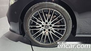 Mercedes-Benz C-Class C300 4MATIC Avantgarde 2024 года из Южной Кореи