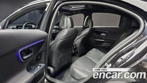 Mercedes-Benz C-Class C300 4MATIC Avantgarde 2024 года из Южной Кореи