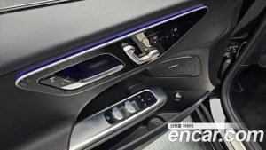 Mercedes-Benz C-Class C300 4MATIC Avantgarde 2024 года из Южной Кореи