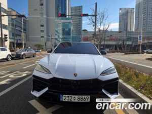Lamborghini Urus 4.0 V8 SE 2026 года из Южной Кореи