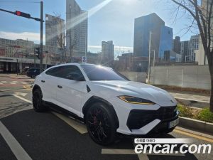 Lamborghini Urus 4.0 V8 SE 2026 года из Южной Кореи