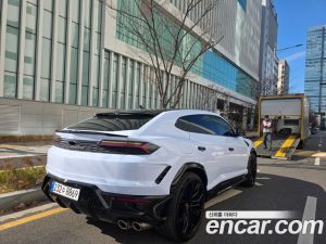 Lamborghini Urus 4.0 V8 SE 2026 года из Южной Кореи