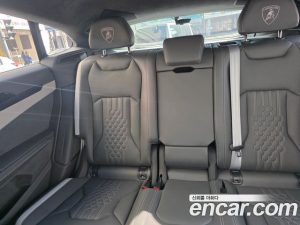Lamborghini Urus 4.0 V8 SE 2026 года из Южной Кореи