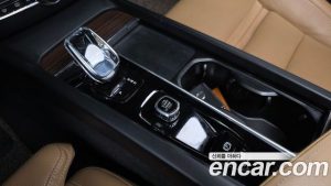 Volvo XC60 B5 Inscription 2022 года из Южной Кореи