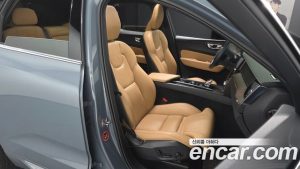 Volvo XC60 B5 Inscription 2022 года из Южной Кореи