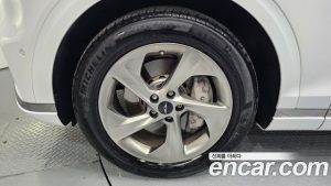 Genesis GV70 2.5T Бензин 2WD 2025 года из Южной Кореи