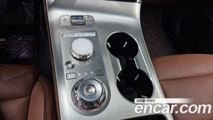 Genesis GV70 2.5T Бензин 2WD 2025 года из Южной Кореи