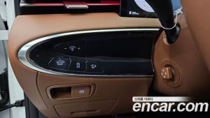 Genesis GV70 2.5T Бензин 2WD 2025 года из Южной Кореи