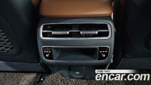 Genesis GV70 2.5T Бензин 2WD 2025 года из Южной Кореи
