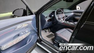 Genesis GV70 2.5T Бензин 2WD 2024 года из Южной Кореи
