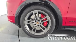 Porsche Cayenne 4.0 GTS 2025 года из Южной Кореи