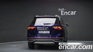 Volkswagen Tiguan 2.0 TSI Prestige 2023 года из Южной Кореи