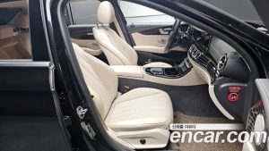 Mercedes-Benz E-Class E450 4MATIC Exclusive 2023 года из Южной Кореи