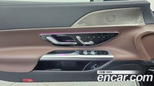 Mercedes-Benz SL-Class AMG SL63 4MATIC+ 2024 года из Южной Кореи