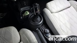 Mini Cooper Convertible CLASSIC 2023 года из Южной Кореи