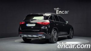 Mercedes-Benz GLC-Class GLC300 4MATIC AMG Line 2023 года из Южной Кореи