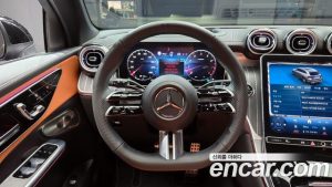 Mercedes-Benz GLC-Class GLC300 4MATIC AMG Line 2023 года из Южной Кореи