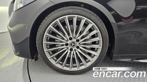 Mercedes-Benz C-Class C300 4MATIC AMG Line 2023 года из Южной Кореи