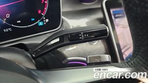 Mercedes-Benz C-Class C300 4MATIC AMG Line 2023 года из Южной Кореи