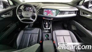 Audi Q4 e-tron 40 Premium 2023 года из Южной Кореи